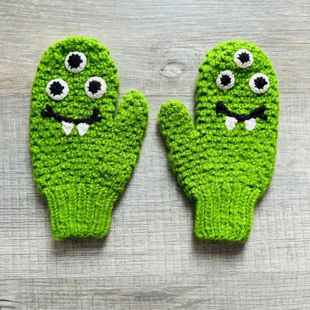 Andes Gifts Handmade Alpaca Blend Monster Mittens